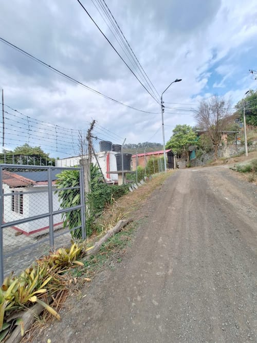 Casa de 3 alcobas en venta en Golondrinas, Cali · foto 16 de 16