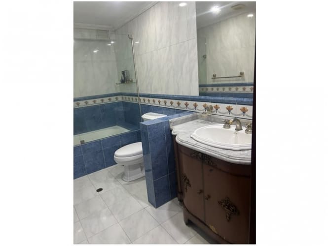 Casa de 7 alcobas en venta en Colina Campestre, Envigado, 264 m² · foto 3 de 11