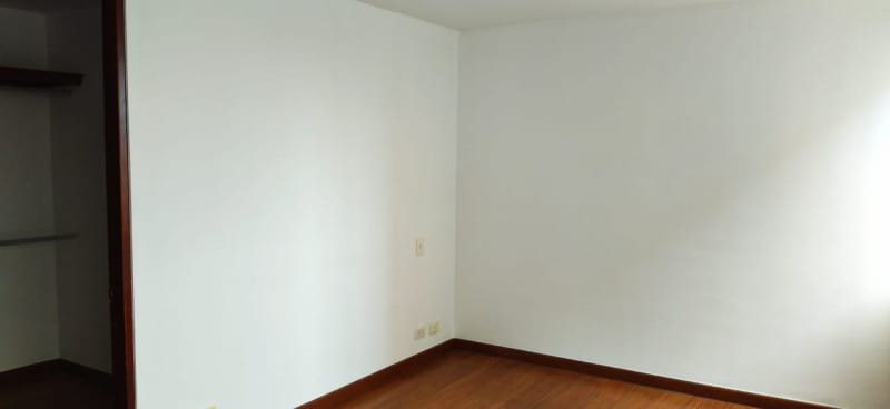 Apartamento de 3 alcobas en venta en La Felicidad, Bogotá, 82 m² · foto 2 de 18