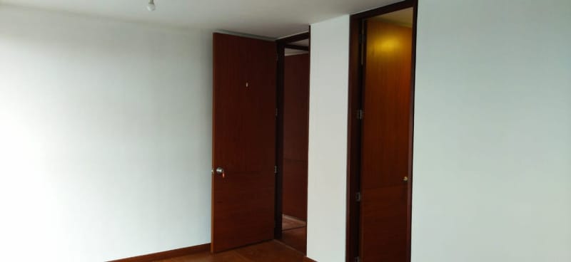 Apartamento de 3 alcobas en venta en La Felicidad, Bogotá, 82 m² · foto 3 de 18