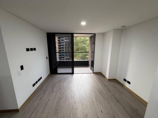 Apartamento de 2 alcobas en arriendo en Loma Del Indio, Medellín, 70 m² · foto 7 de 13