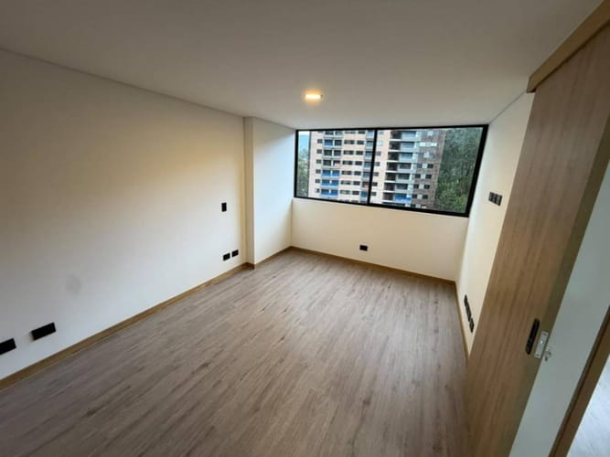 Apartamento de 2 alcobas en arriendo en Loma Del Indio, Medellín, 70 m² · foto 10 de 13