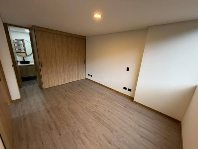 Apartamento de 2 alcobas en arriendo en Loma Del Indio, Medellín, 70 m² · foto 11 de 13