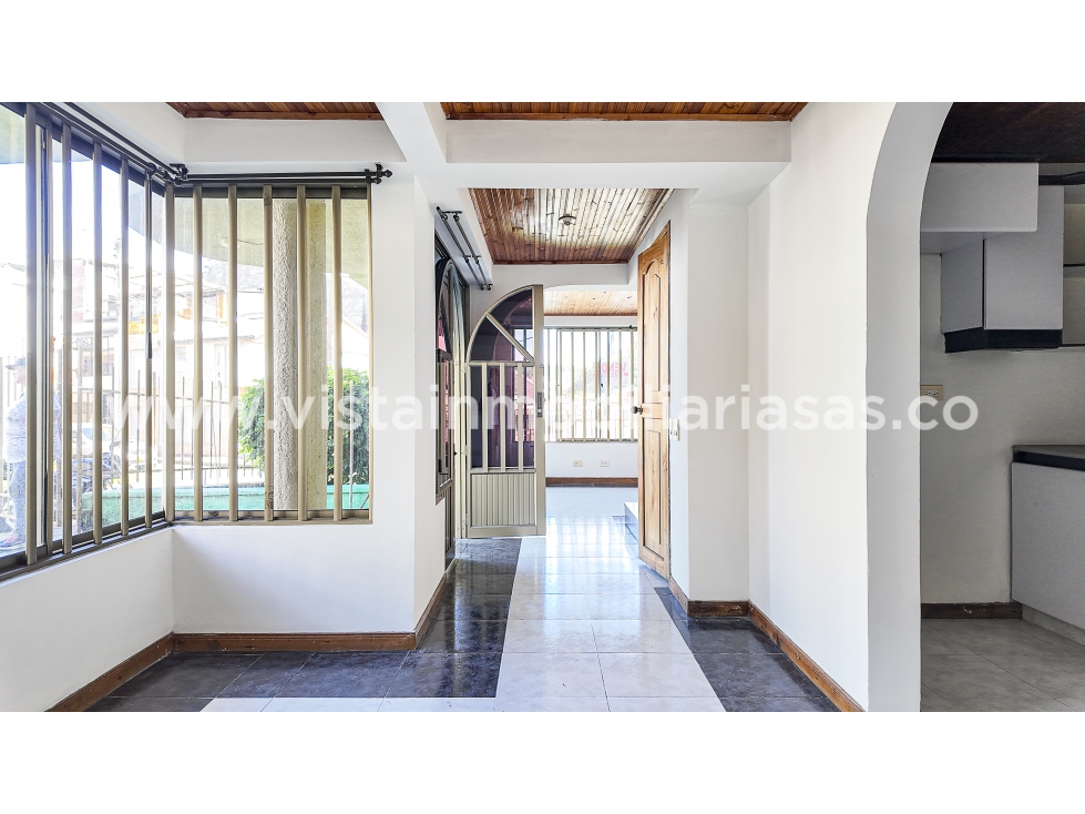 Casa en venta en Las Americas, Manizales · foto 3 de 23