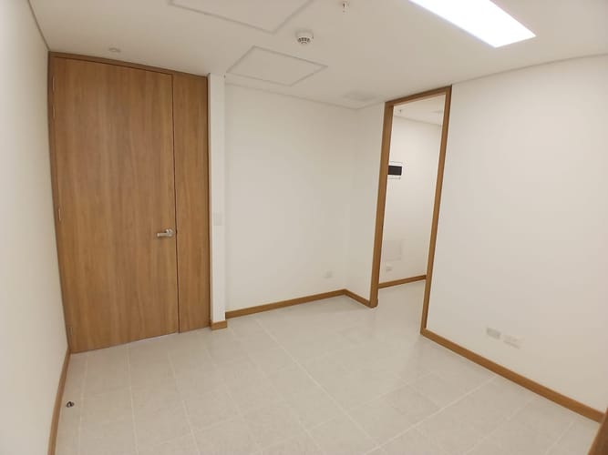 Consultorio en venta en Laureles, Medellín, 32 m² · foto 2 de 10