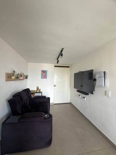 Apartamento de 2 alcobas en venta en Maria Auxiliadora, Sabaneta, 50 m² · foto 2 de 10