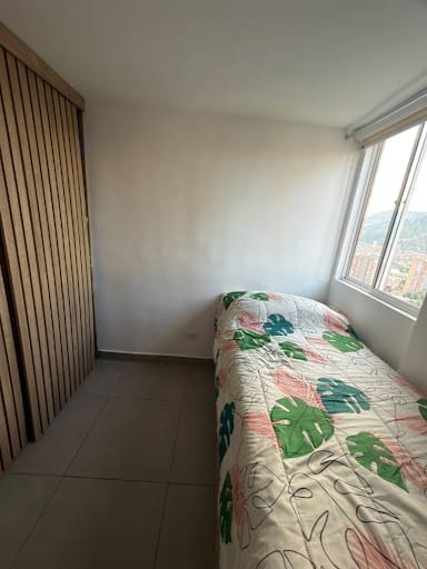 Apartamento de 2 alcobas en venta en Maria Auxiliadora, Sabaneta, 50 m² · foto 5 de 10