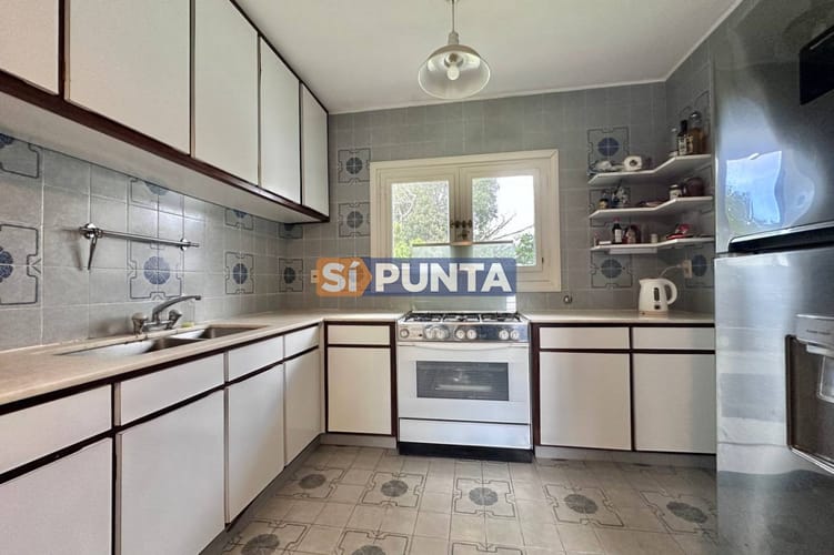 Casa en alquiler anual de 3 dormitorios mas dependencia en San Rafael · Foto 4