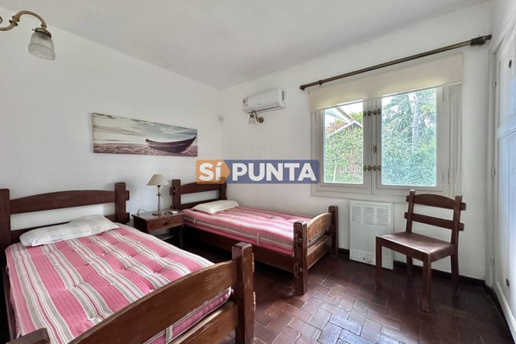 Casa en alquiler anual de 3 dormitorios mas dependencia en San Rafael · Foto 7