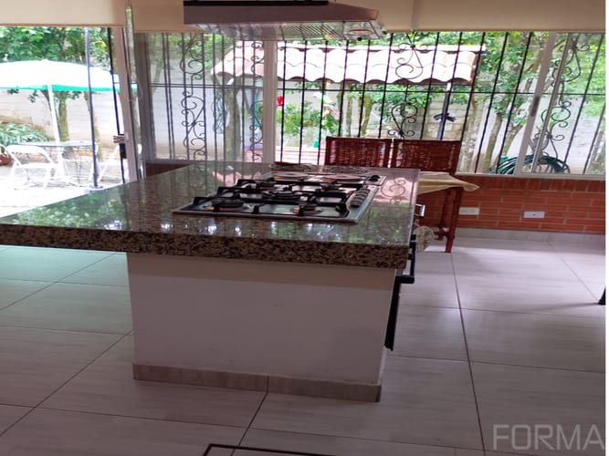 Casa de 3 alcobas en venta en Picaleñita, Ibagué, 240 m² · foto 5 de 11
