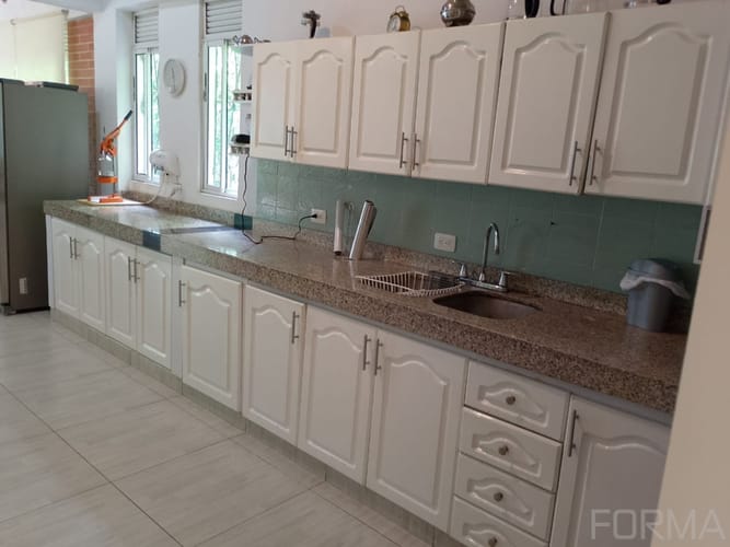 Casa de 3 alcobas en venta en Picaleñita, Ibagué, 240 m² · foto 6 de 11