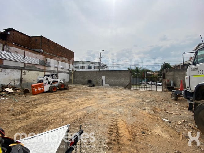 Bodega en venta en San Agustin, La Estrella, 469 m² · foto 2 de 5