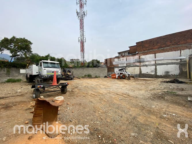 Bodega en venta en San Agustin, La Estrella, 469 m² · foto 4 de 5