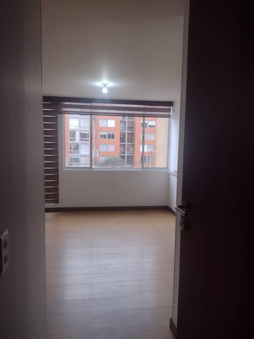 Apartamento de 3 alcobas en venta en Villas De Granada, Bogotá, 70 m² · foto 2 de 20
