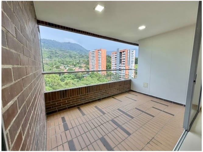 Apartamento de 3 alcobas en venta en Loma Del Esmeraldal, Envigado, 89 m² · foto 2 de 12