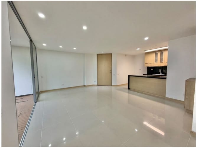 Apartamento de 3 alcobas en venta en Loma Del Esmeraldal, Envigado, 89 m² · foto 3 de 12