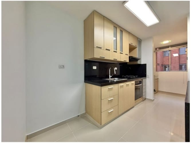 Apartamento de 3 alcobas en venta en Loma Del Esmeraldal, Envigado, 89 m² · foto 5 de 12