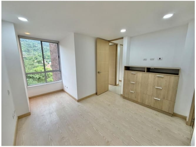 Apartamento de 3 alcobas en venta en Loma Del Esmeraldal, Envigado, 89 m² · foto 8 de 12
