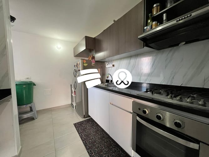 Apartamento de 3 alcobas en venta en Conjunto Residencial Zaragoza, Madrid, 90 m² · foto 4 de 24