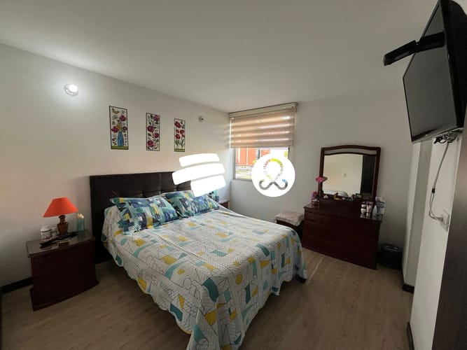 Apartamento de 3 alcobas en venta en Conjunto Residencial Zaragoza, Madrid, 90 m² · foto 8 de 24