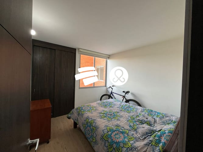Apartamento de 3 alcobas en venta en Conjunto Residencial Zaragoza, Madrid, 90 m² · foto 10 de 24
