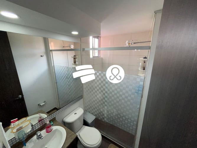 Apartamento de 3 alcobas en venta en Conjunto Residencial Zaragoza, Madrid, 90 m² · foto 12 de 24