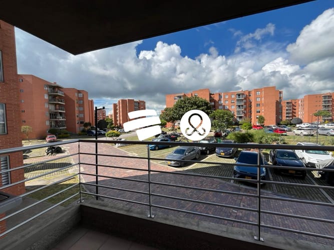 Apartamento de 3 alcobas en venta en Conjunto Residencial Zaragoza, Madrid, 90 m² · foto 15 de 24
