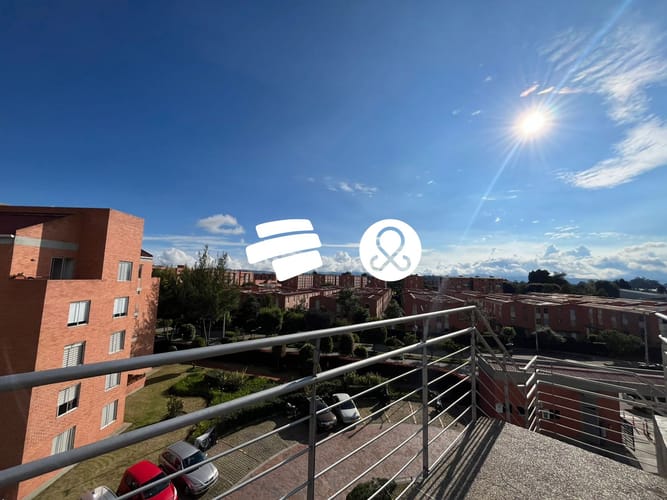 Apartamento de 3 alcobas en venta en Conjunto Residencial Zaragoza, Madrid, 90 m² · foto 19 de 24