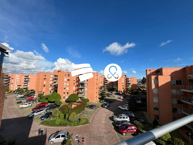 Apartamento de 3 alcobas en venta en Conjunto Residencial Zaragoza, Madrid, 90 m² · foto 21 de 24