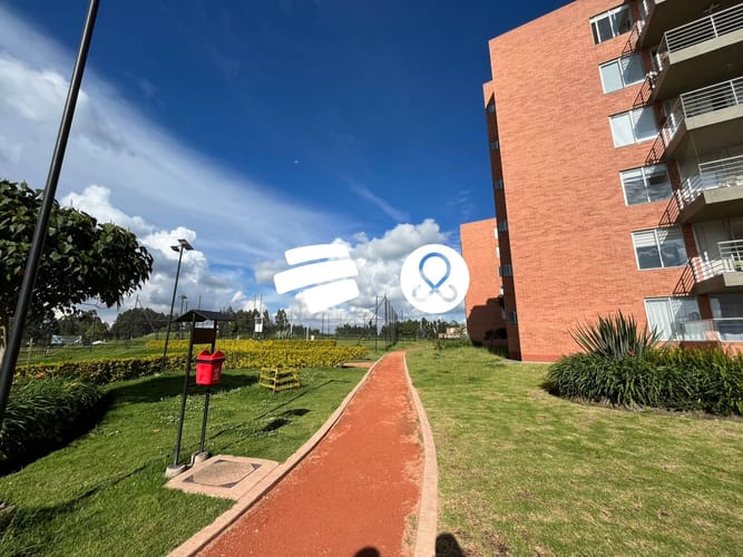 Apartamento de 3 alcobas en venta en Conjunto Residencial Zaragoza, Madrid, 90 m² · foto 23 de 24