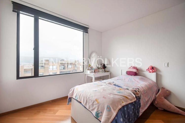 Apartamento de 3 alcobas en venta en Cerros De Suba, Bogotá, 186 m² · foto 18 de 19