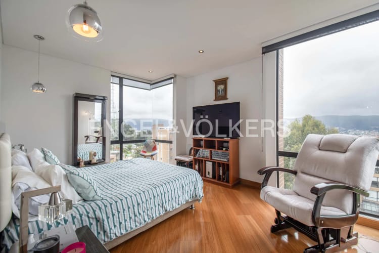 Apartamento de 3 alcobas en venta en Cerros De Suba, Bogotá, 186 m² · foto 12 de 19