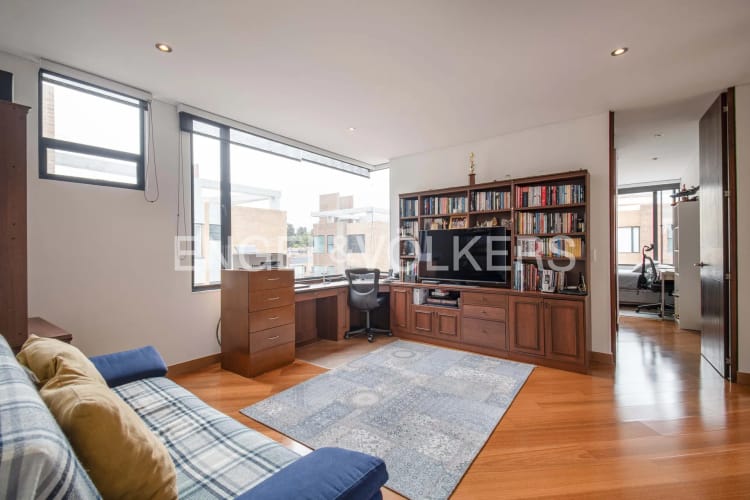 Apartamento de 3 alcobas en venta en Cerros De Suba, Bogotá, 186 m² · foto 11 de 19