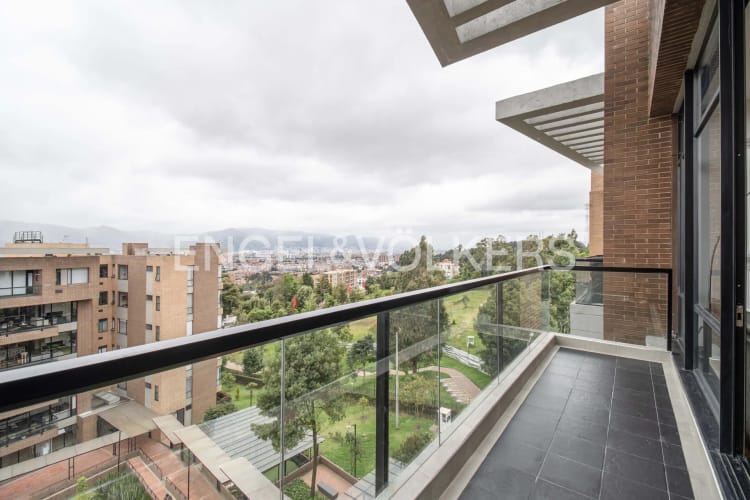 Apartamento de 3 alcobas en venta en Cerros De Suba, Bogotá, 186 m² · foto 3 de 19