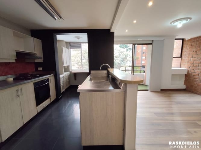 Apartamento de 3 alcobas en arriendo en Patio Bonito, Medellín, 120 m² · foto 4 de 14
