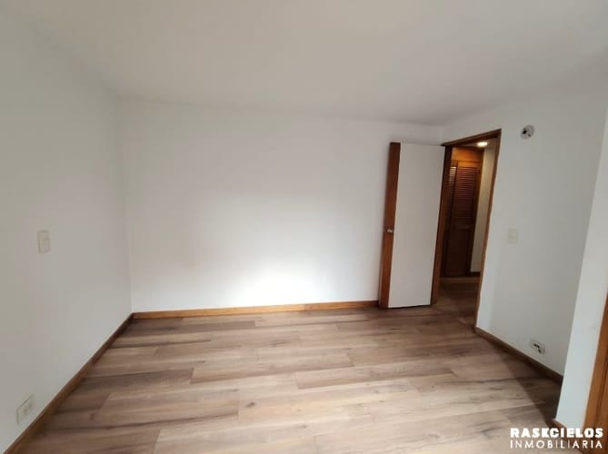 Apartamento de 3 alcobas en arriendo en Patio Bonito, Medellín, 120 m² · foto 10 de 14