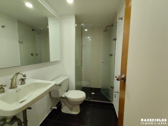 Apartamento de 3 alcobas en arriendo en Patio Bonito, Medellín, 120 m² · foto 11 de 14
