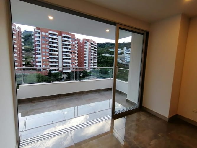 Apartamento de 3 alcobas en venta en Cristales, Cali, 108 m² · foto 5 de 24