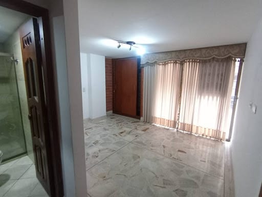Apartamento de 2 alcobas en arriendo en El Carmelo Ii, Sabaneta, 65 m² · foto 5 de 12