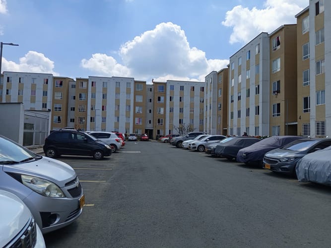 Apartamento de 2 alcobas en venta en Candelaria, 48 m² · foto 2 de 24