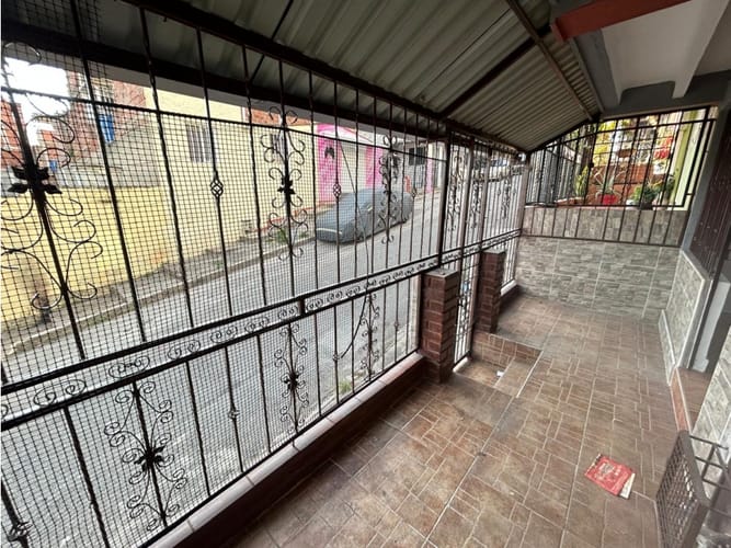 Casa de 3 alcobas en venta en Panorama, Floridablanca, 120 m² · foto 2 de 21