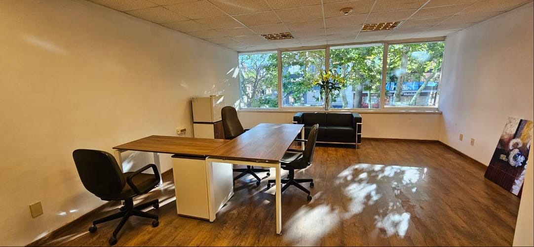 Oficina en Alquiler · Foto 3
