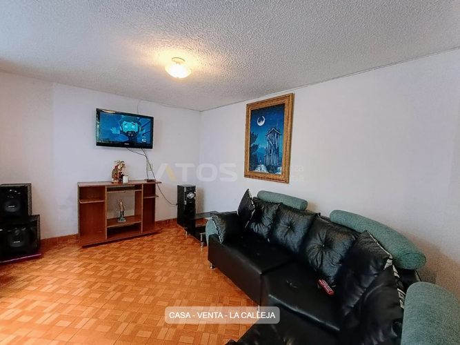 Casa de 5 alcobas en venta en La Calleja, Tunja, 270 m² · foto 2 de 24