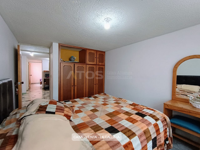 Casa de 5 alcobas en venta en La Calleja, Tunja, 270 m² · foto 10 de 24