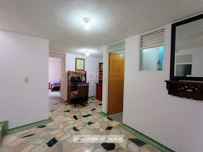 Casa de 5 alcobas en venta en La Calleja, Tunja, 270 m² · foto 13 de 24