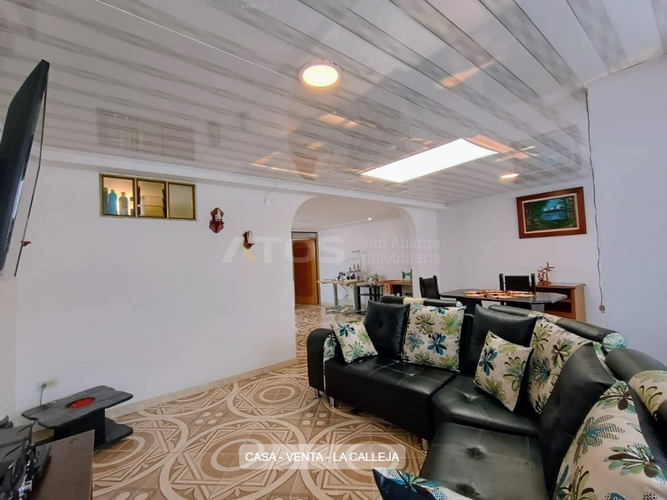 Casa de 5 alcobas en venta en La Calleja, Tunja, 270 m² · foto 17 de 24