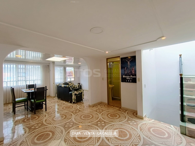 Casa de 5 alcobas en venta en La Calleja, Tunja, 270 m² · foto 19 de 24