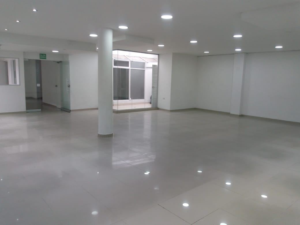 Casa en arriendo en Chicó Navarra, Bogotá · foto 7 de 18