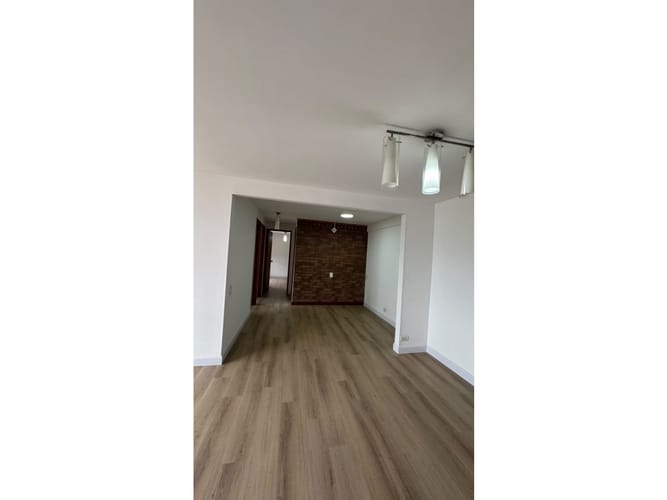 Apartamento de 3 alcobas en arriendo en Castropol, Medellín, 90 m² · foto 8 de 17