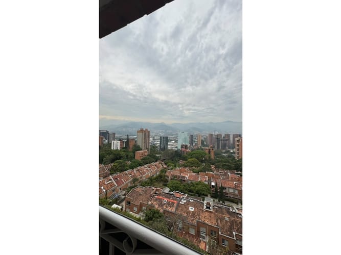 Apartamento de 3 alcobas en arriendo en Castropol, Medellín, 90 m² · foto 9 de 17